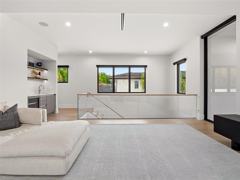 Furnished interior view inside a new home in , Orlando (Image 63).