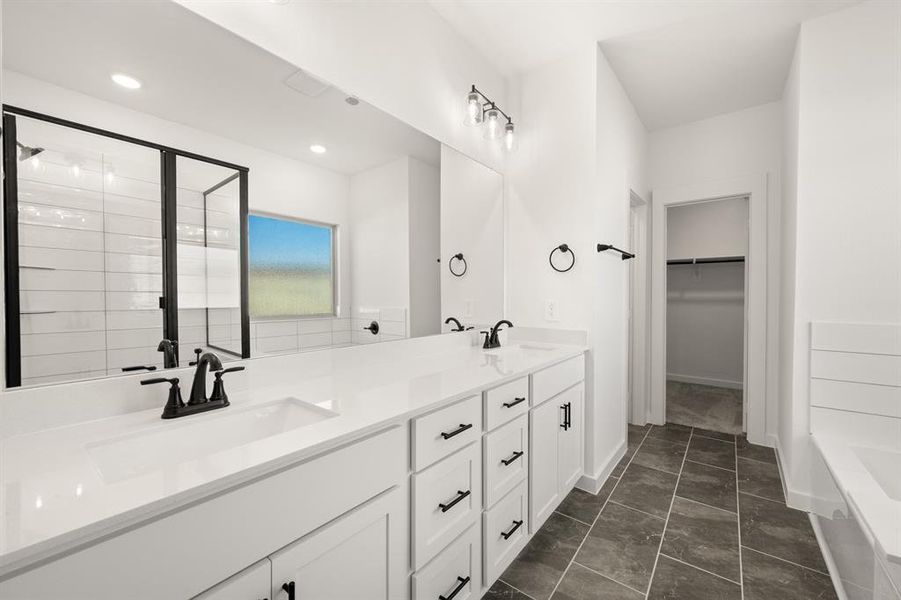 224 Whitetail-  Primary Suite-2