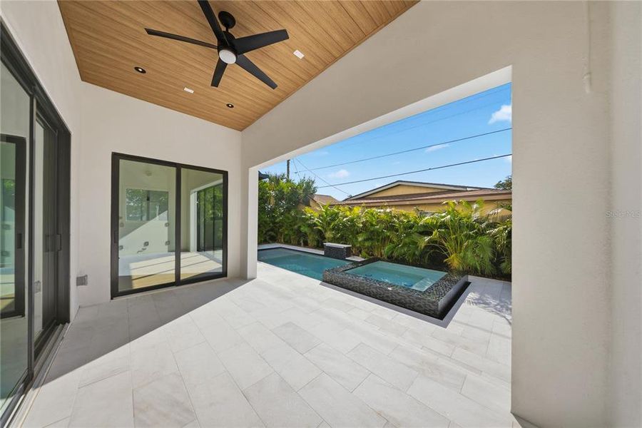 Exterior details and patio area of a home in , Tampa (Image 35).