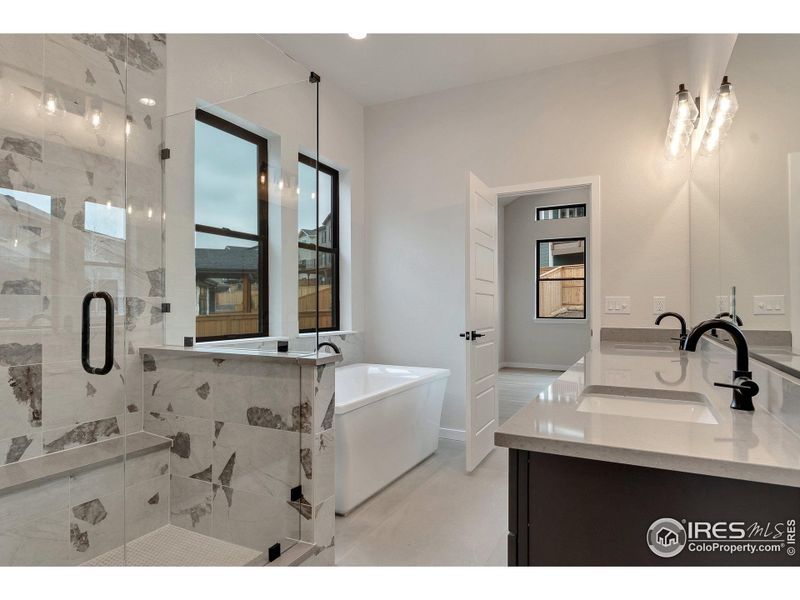 Primary 5 Piece Bathroom