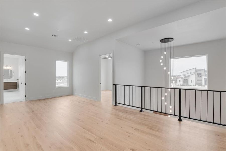 Spacious, unfurnished interior of a new home in , Red Oak (Image 25).