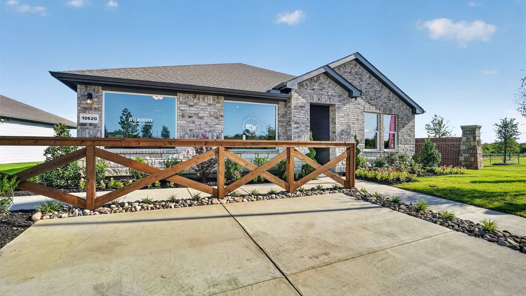 Image 43 representing the Justin by D.R. Horton in Rock Creek West, Fort Worth, TX.