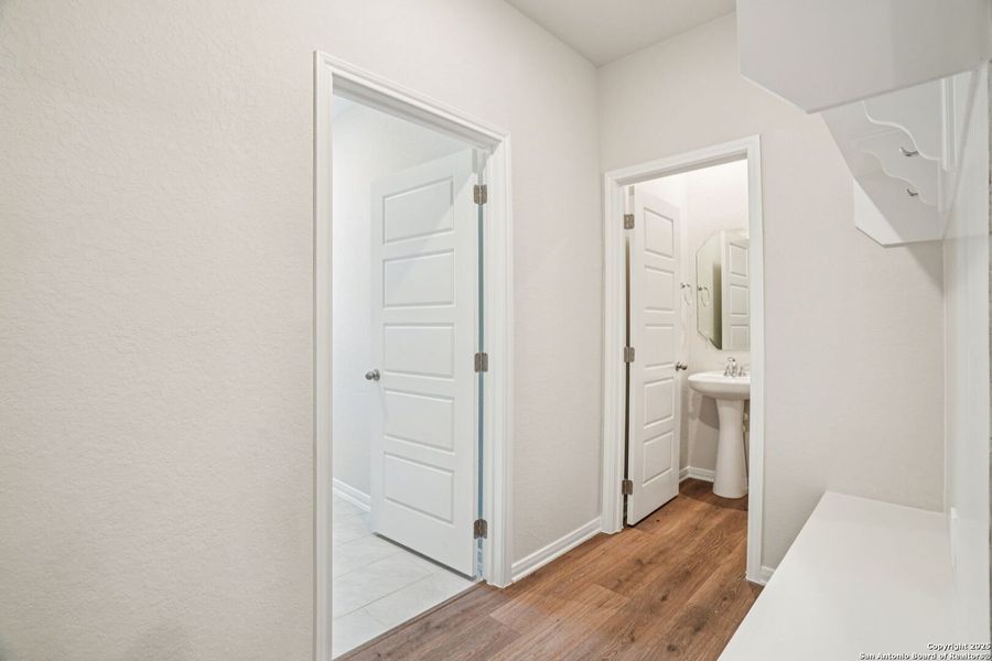 Image 46 of a home in Royal Crest. Image 46 of a home in Royal Crest.