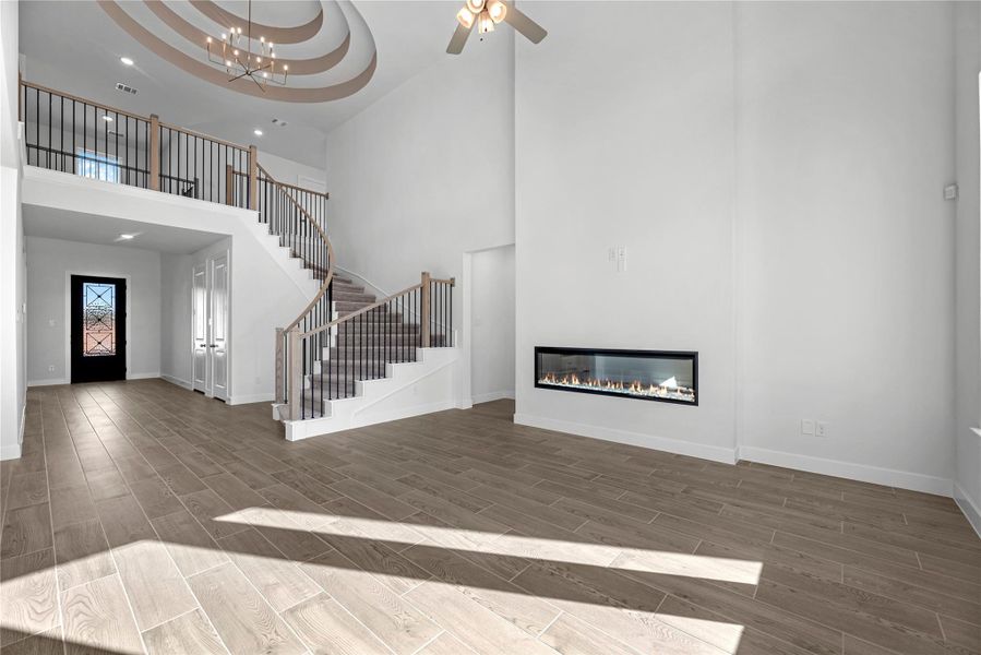 Representative image. Features, selections and colors may vary.