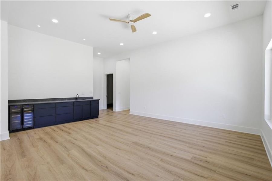 Spacious, unfurnished interior of a new home in , Duluth (Image 99).