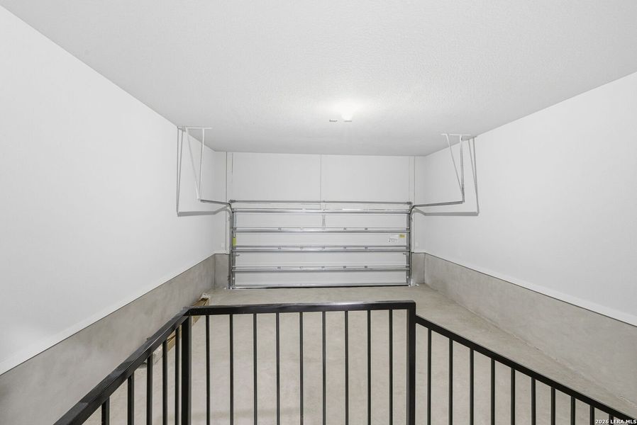 Spacious, unfurnished interior of a new home in Highland Ridge, San Antonio (Image 15).