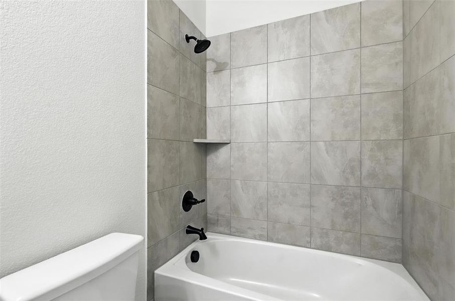 Furnished interior view inside a new home in Trail Creek, Cleburne (Image 6).