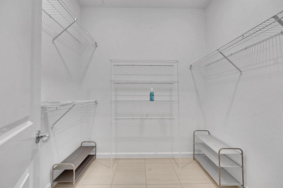 Spacious, unfurnished interior of a new home in , Stuart (Image 34).