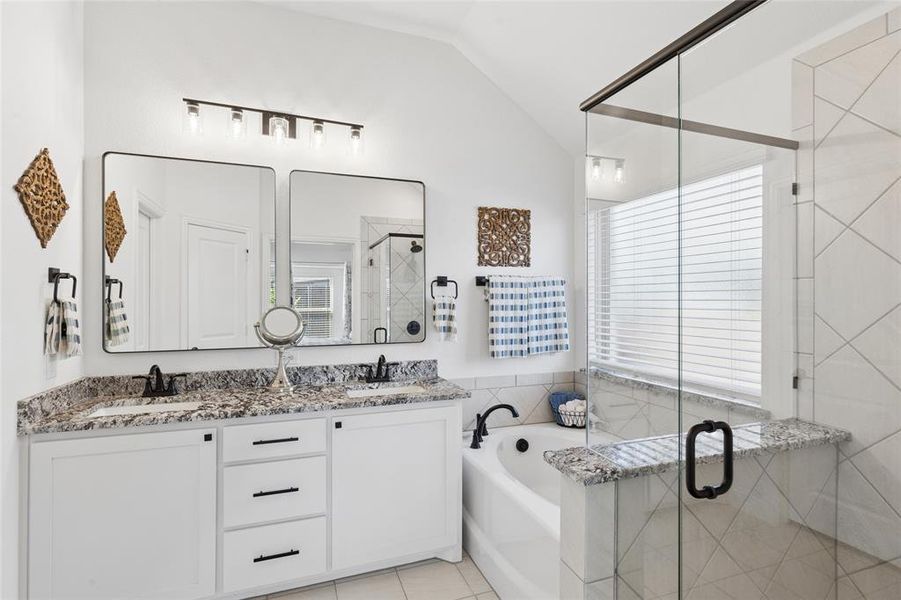 Furnished interior view inside a new home in , Fort Worth (Image 10).