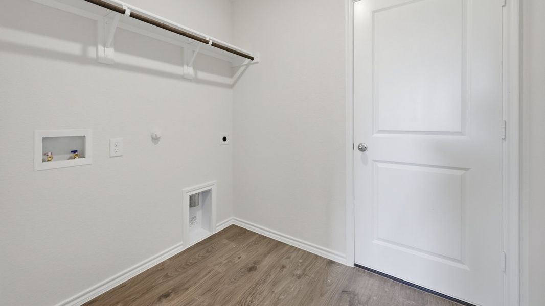 Spacious, unfurnished interior of a new home in Blaire Lake, Tyler (Image 16). Spacious, unfurnished interior of a new home in Blaire Lake, Tyler (Image 16).
