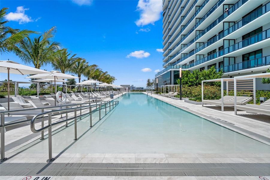 Condo located in Miami Beach, FL showcasing its design and architecture (Image 26).