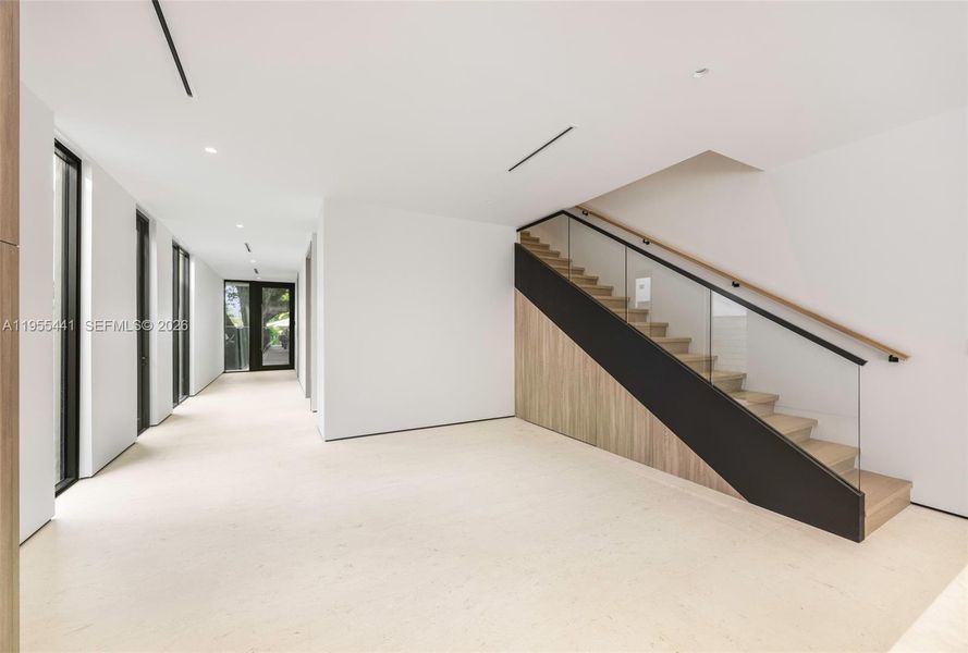 Spacious, unfurnished interior of a new home in , Miami (Image 34).