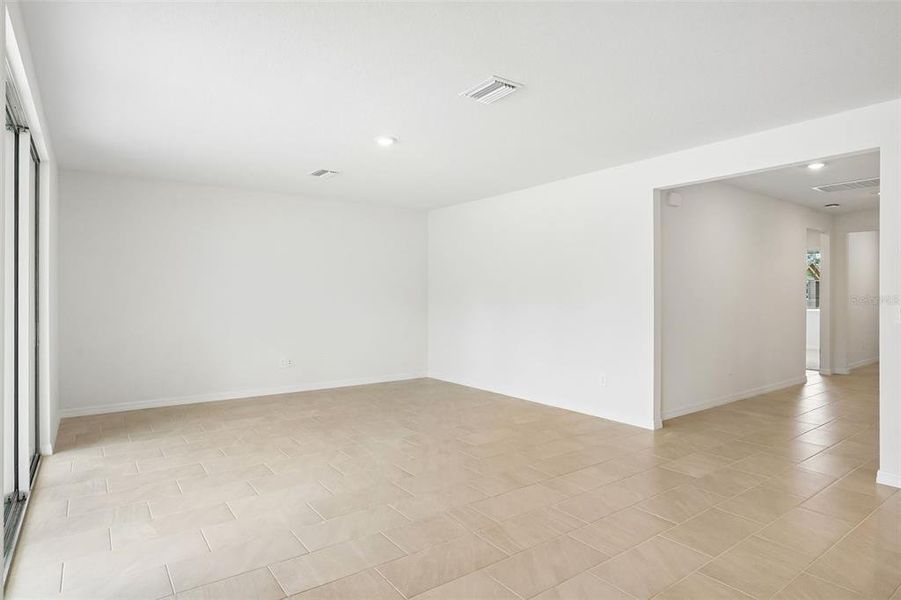 Spacious, unfurnished interior of a new home in Pine Ridge Meadows, Hudson (Image 39).