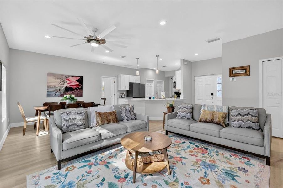 Furnished interior view inside a new home in , Mount Dora (Image 33).