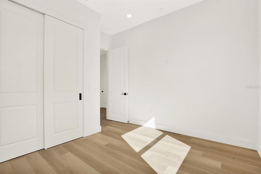 Spacious, unfurnished interior of a new home in , Hernando Beach (Image 25).