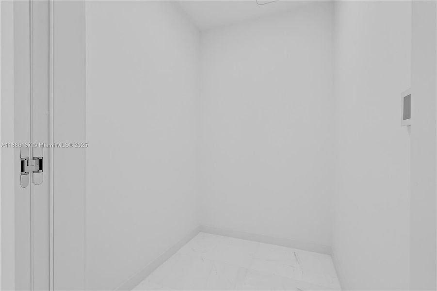 Spacious, unfurnished interior of a new home in , Miami (Image 21).