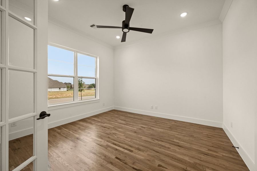 Spacious, unfurnished interior of a new home in Highland Oaks, Boyd (Image 18).