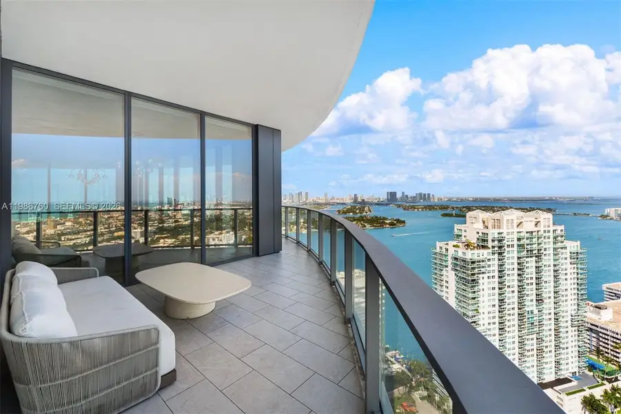 Condo located in Miami Beach, FL showcasing its design and architecture (Image 3).