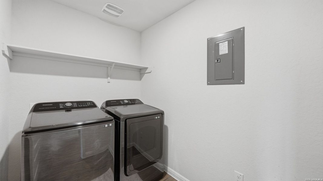 Close-up of interior finishes inside a home in Heather Glen, New Braunfels (Image 21).