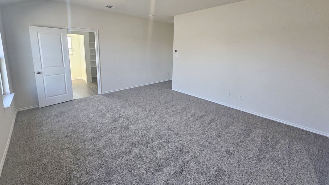 Representative unfurnished interior of a home built from the NICOLE by D.R. Horton in Northspur, Forney (Image 15). Representative unfurnished interior of a home built from the NICOLE by D.R. Horton in Northspur, Forney (Image 15).