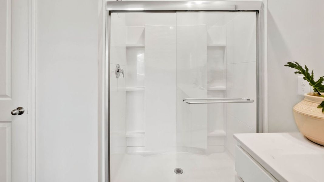 Image 29 representing the CALI by D.R. Horton in Driftwood, Richlands, NC.