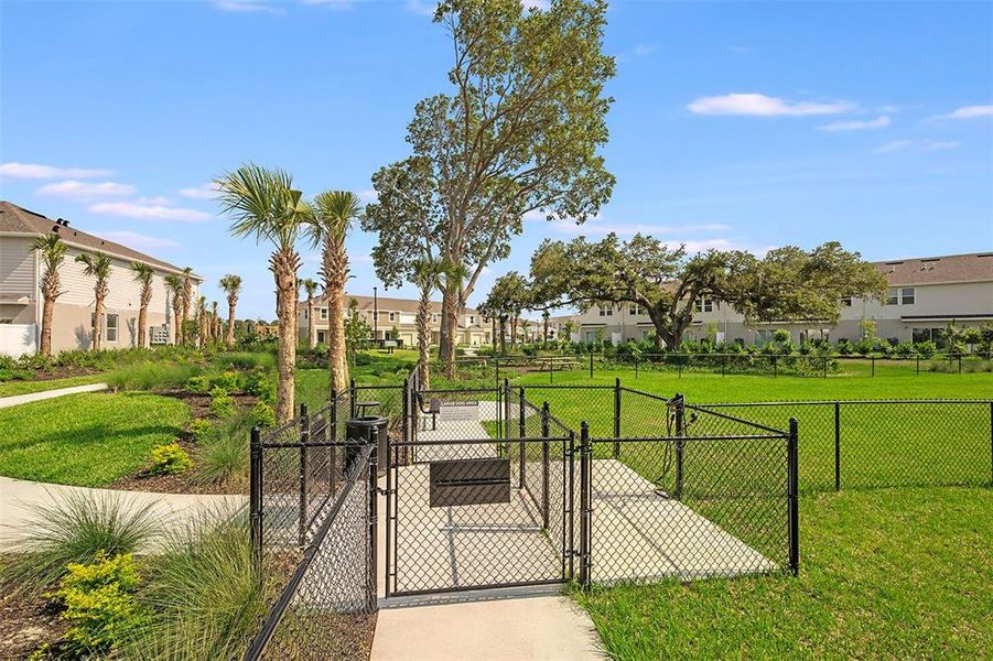 Community amenities in Vinterra Townhomes, Nokomis (Image 11).