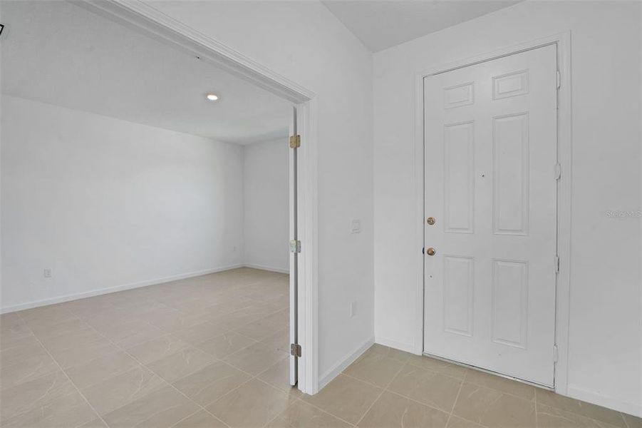 Spacious, unfurnished interior of a new home in Willowbrook North, Winter Haven (Image 42).