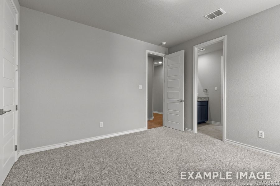 Spacious, unfurnished interior of a new home in Potranco Oaks, Castroville (Image 25).