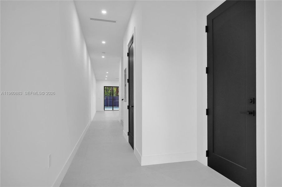 Spacious, unfurnished interior of a new home in , Miami (Image 19).