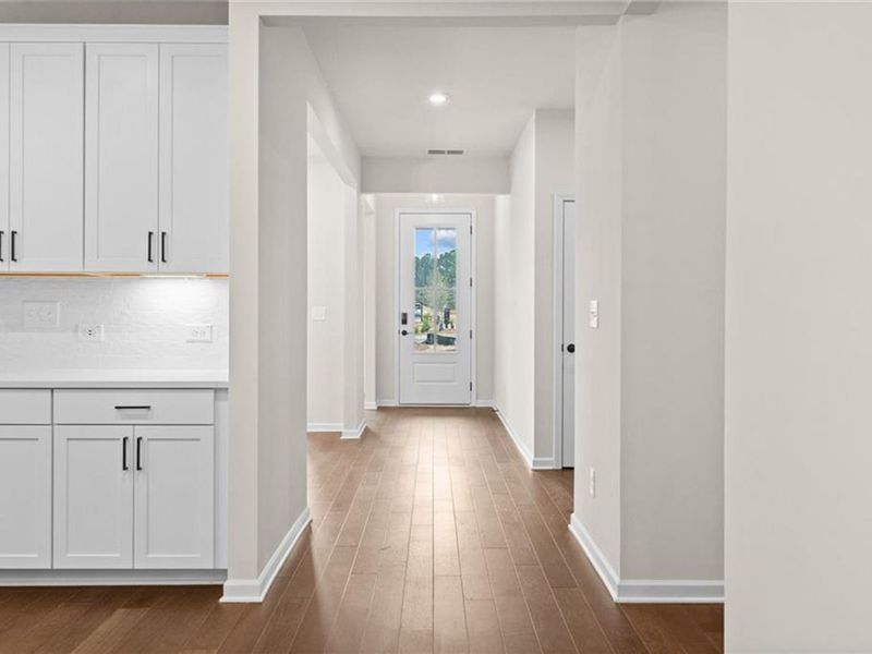 Spacious, unfurnished interior of a new home in Kelly Preserve, Loganville (Image 23).