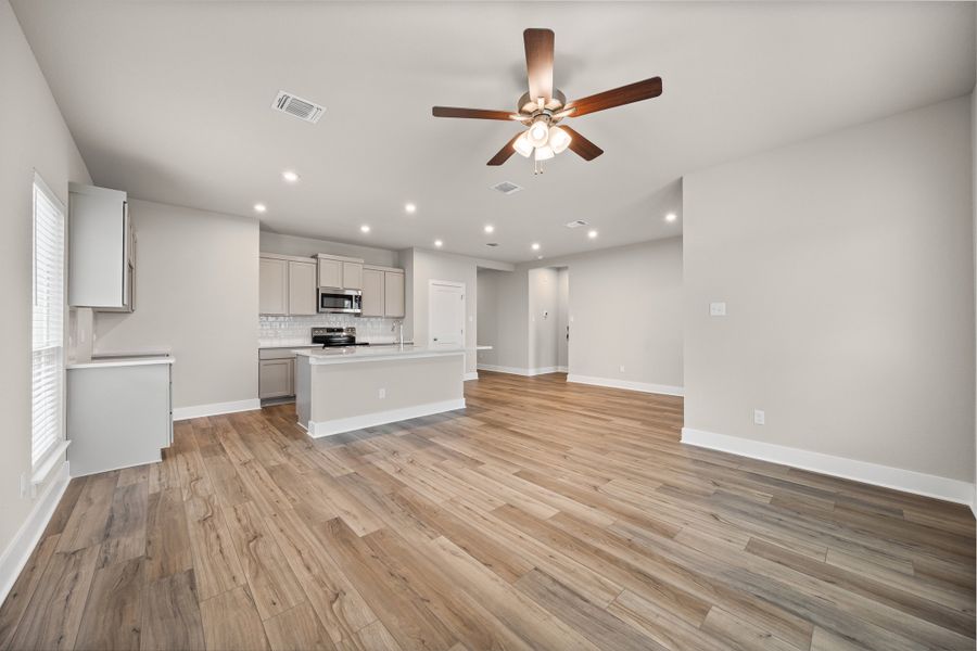 Spacious, unfurnished interior of a new home in North Point, Temple (Image 7).