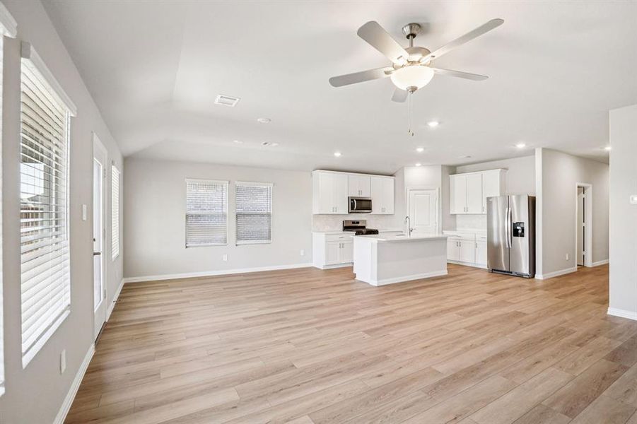 Photo is not of the actual home, but is an inspirational photo of builder’s model home and may depict options, furnishings, and/or decorator features that are not included. Photo is not of the actual home, but is an inspirational photo of builder’s model home and may depict options, furnishings, and/or decorator features that are not included.