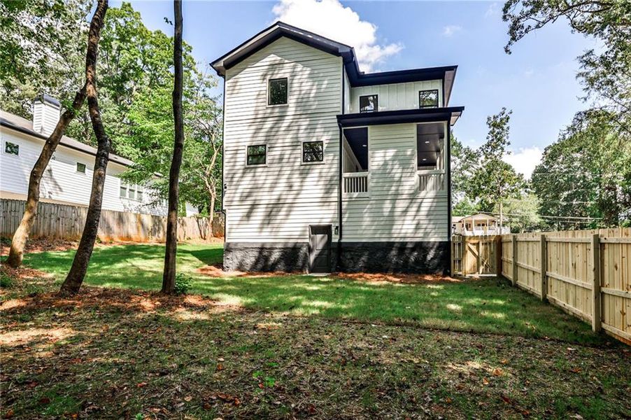 Exterior details and patio area of a home in , Decatur (Image 31).