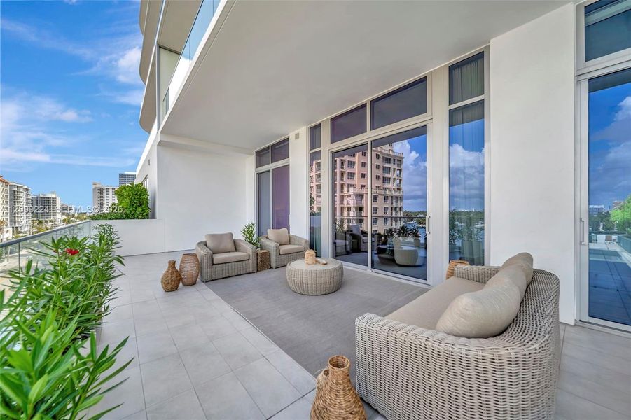 Exterior details and patio area of a home in Selene Oceanfront Residences, Fort Lauderdale (Image 23).