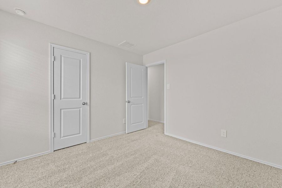 Spacious, unfurnished interior of a new home in , Maxwell (Image 32).