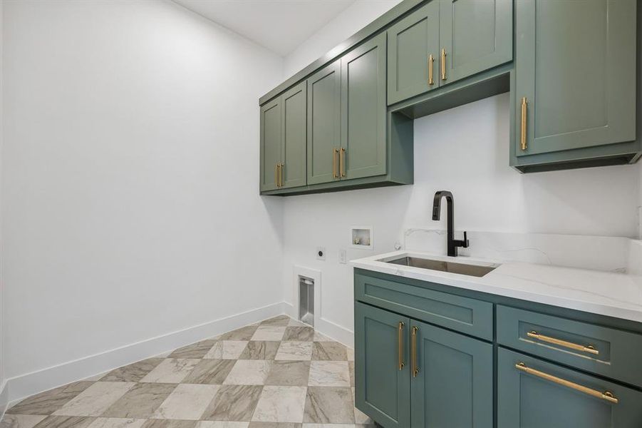 Furnished interior view inside a new home in , Dallas (Image 34).