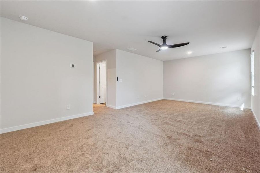 Spacious, unfurnished interior of a new home in Stonewall Station, Atlanta (Image 22).