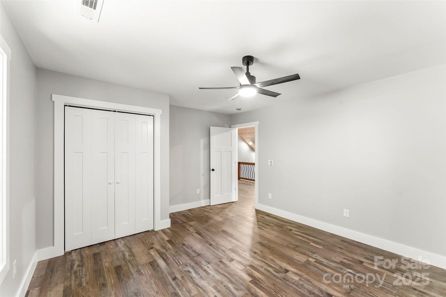 Spacious, unfurnished interior of a new home in , Marion (Image 29).