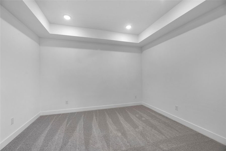 Spacious, unfurnished interior of a new home in Sienna, Missouri City (Image 16).