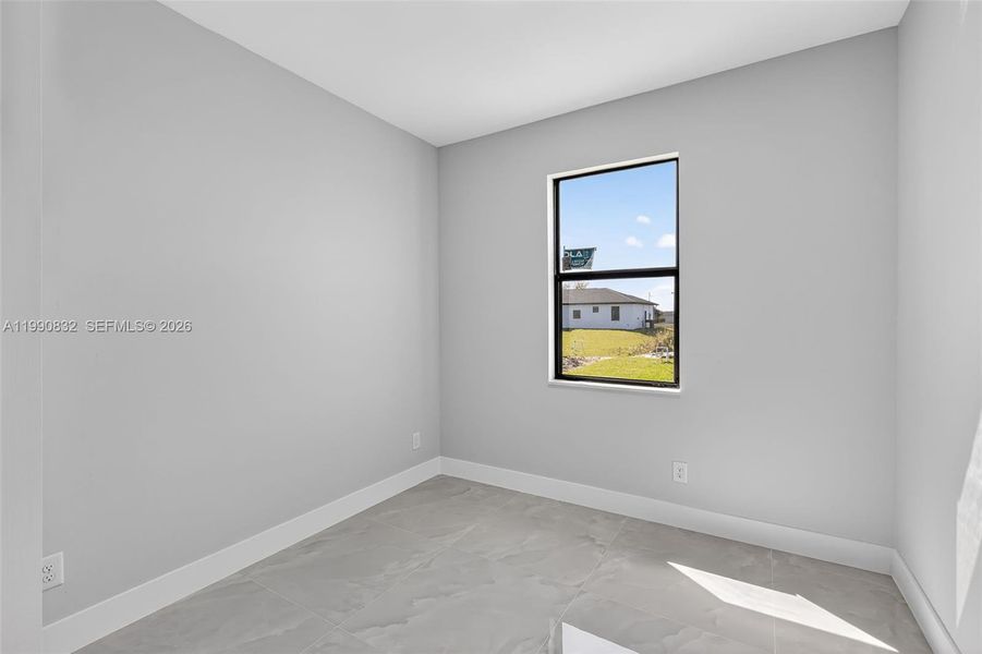 Spacious, unfurnished interior of a new home in , Lehigh Acres (Image 25).