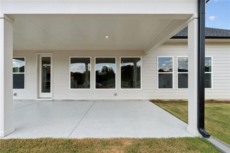 Exterior details and patio area of a home in Old Mill Preserve, Dallas (Image 3).