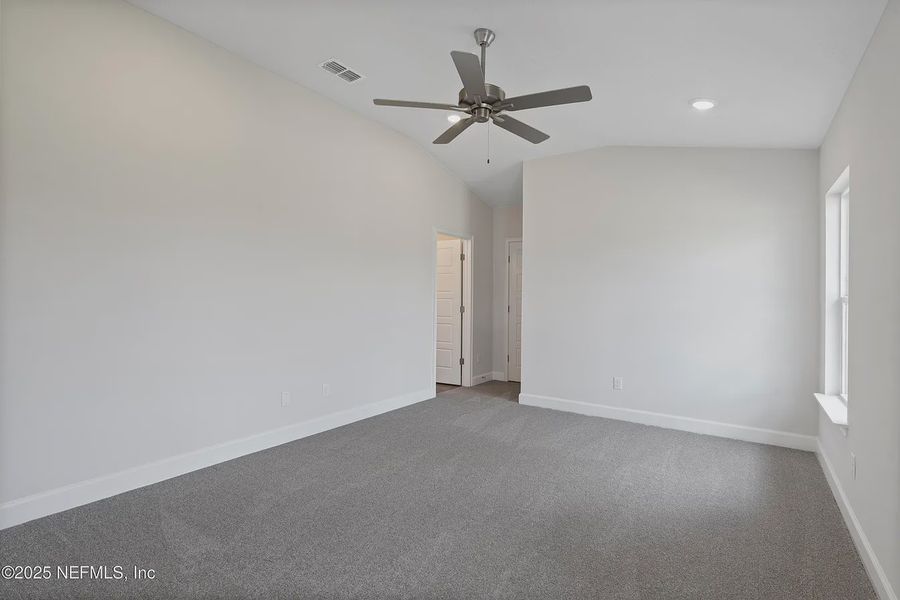 Spacious, unfurnished interior of a new home in Shadow Crest at Rolling Hills, Green Cove Springs (Image 17).