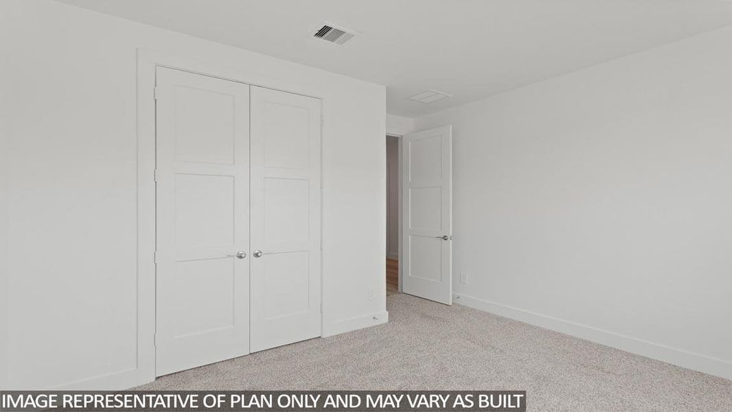 Spacious, unfurnished interior of a new home in Silverthorne, Conroe (Image 17). Spacious, unfurnished interior of a new home in Silverthorne, Conroe (Image 17).