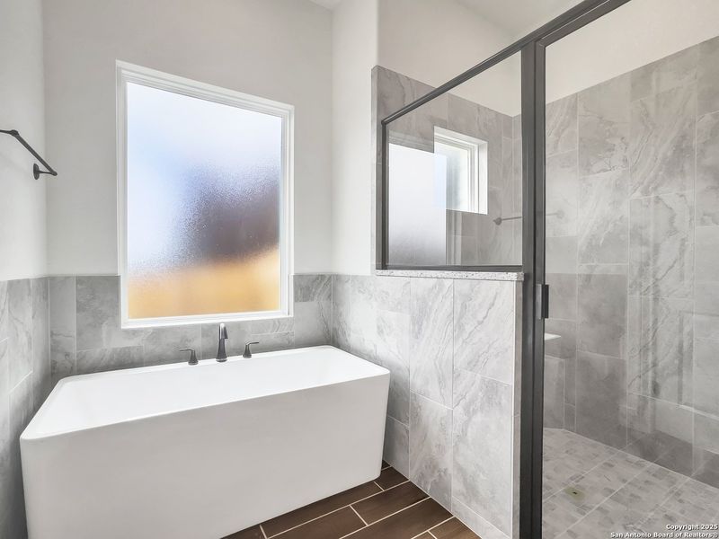 Furnished interior view inside a new home in , Blanco (Image 10).