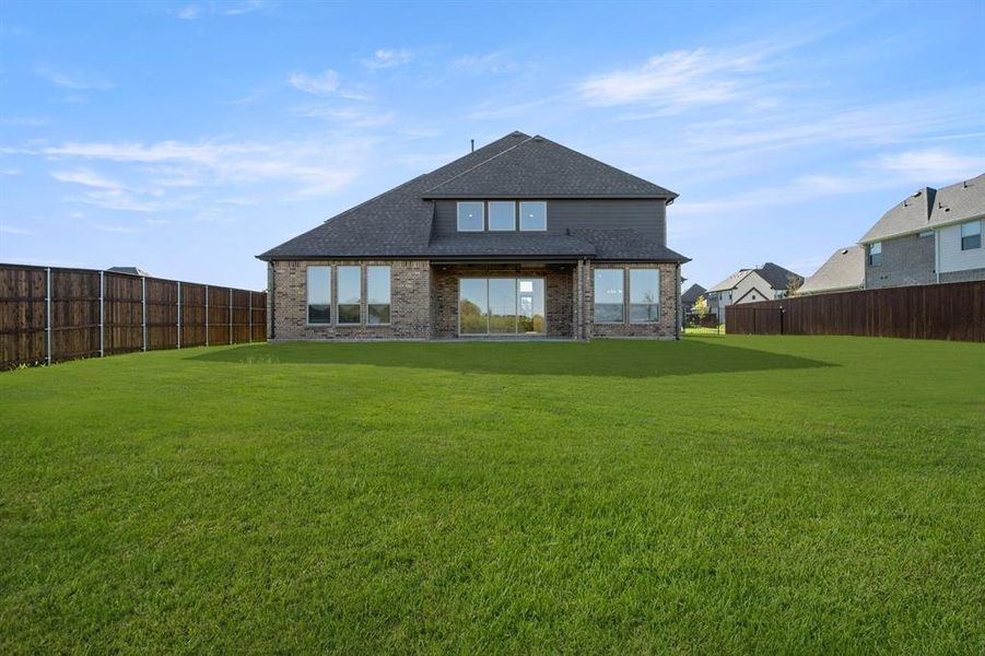 Exterior details and patio area of a home in LeTara, Haslet (Image 23).