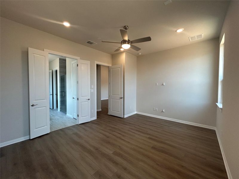 Spacious, unfurnished interior of a new home in Provence 50s, Austin (Image 26). Spacious, unfurnished interior of a new home in Provence 50s, Austin (Image 26).