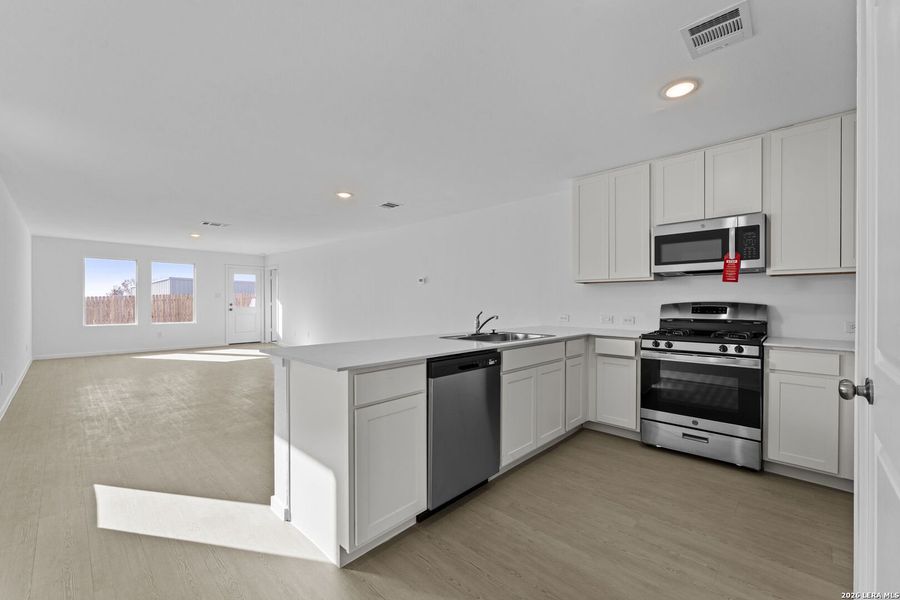 Furnished interior view inside a new home in Grace Valley, Marion (Image 10).