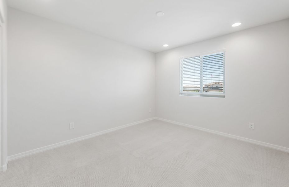 Spacious, unfurnished interior of a new home in El Rancho Santa Rosa, Maricopa (Image 17).