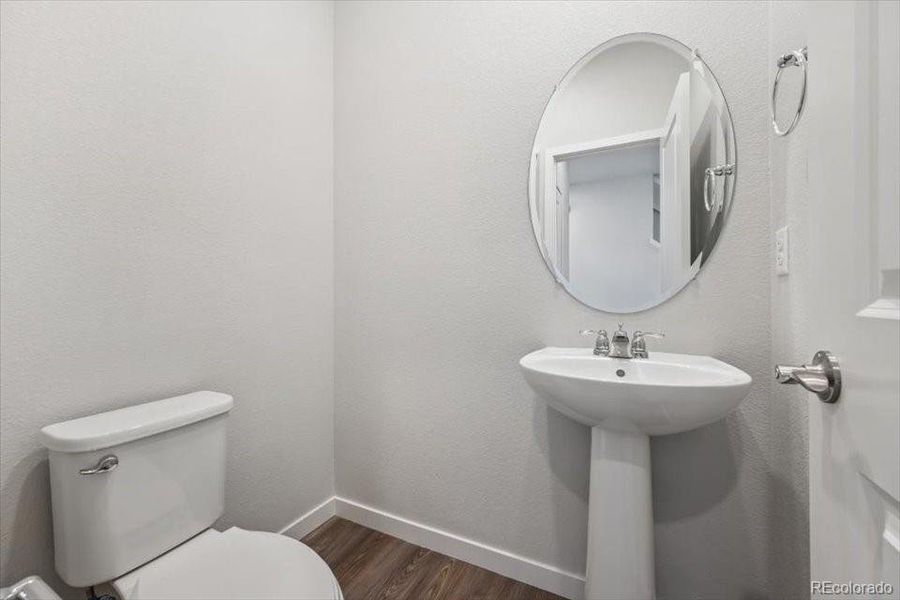 Image 19 of a home in Farmlore.