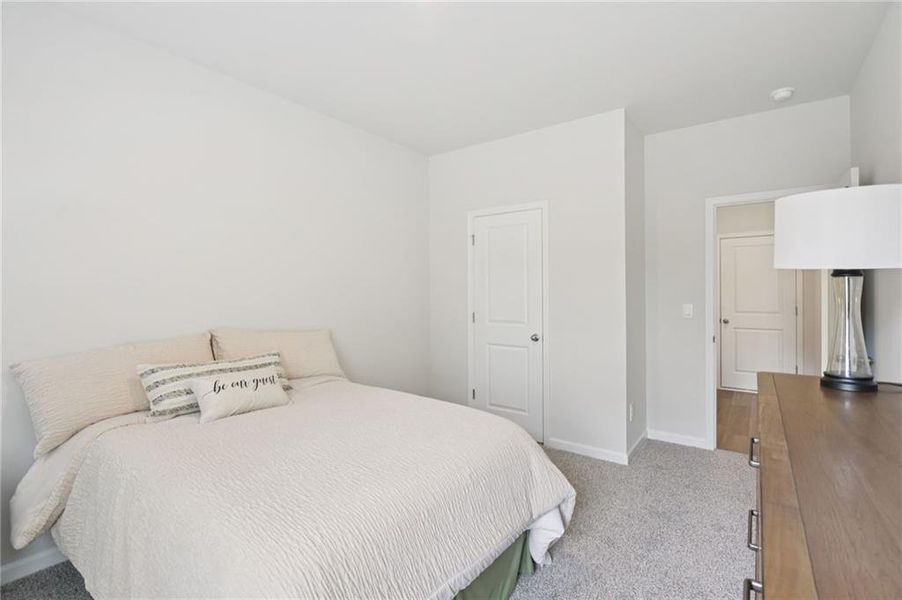 Furnished interior view inside a new home in Ivey Township, Dallas (Image 28).